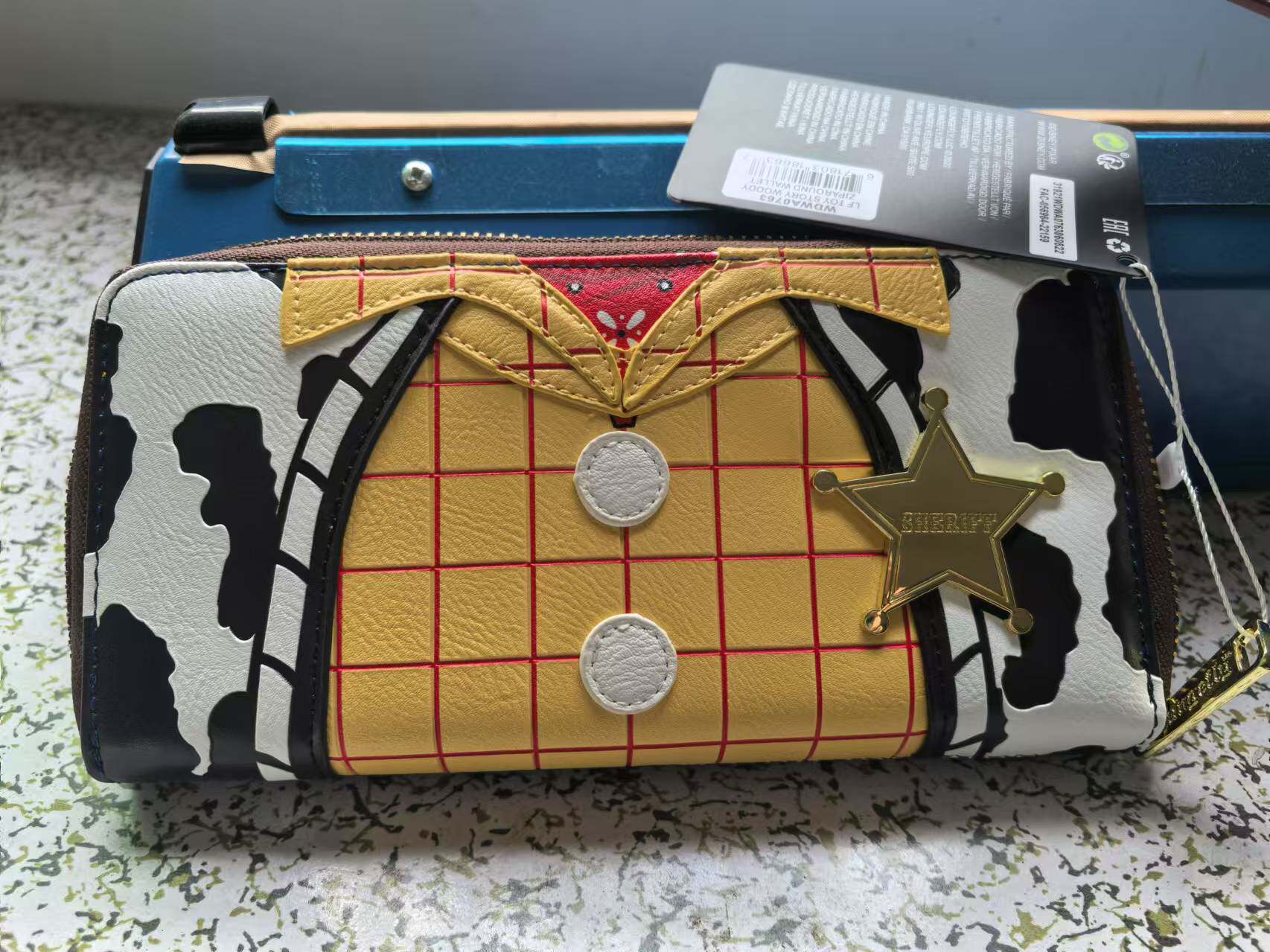 Travel Accessories Shops - Carteira Longa Estilo Sheriff Loungefly -