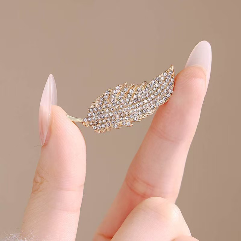 Broche de penas de diamante co - Travel Accessories For Women avaliação e preço