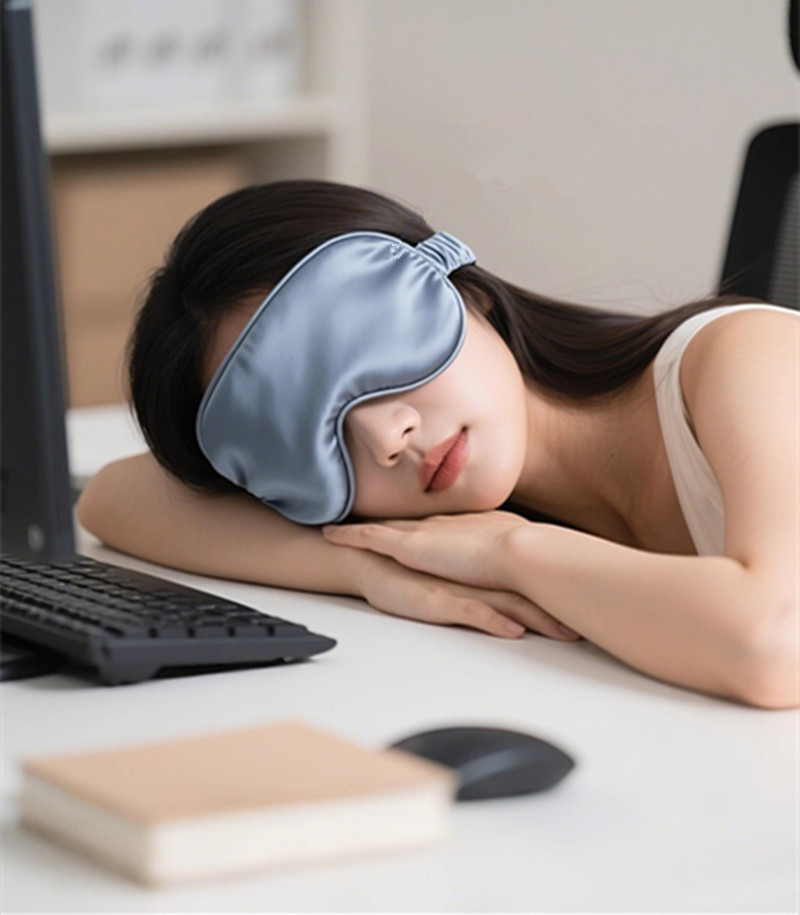 Máscara de Dormir de Seda, Pro - Travel Accessories For Women avaliação e preço